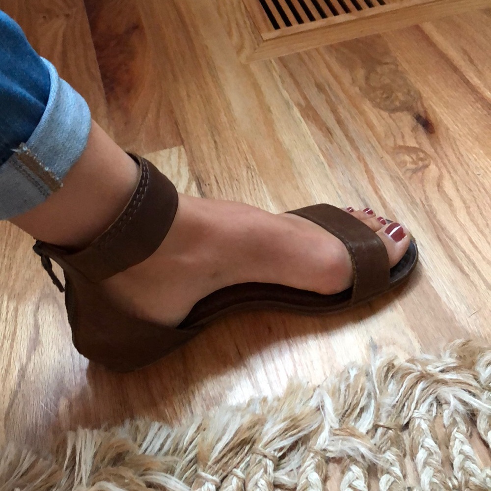 Frye - Carson Ankle Zip Gladiator sandals — 8.5